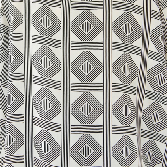 SUMMER & ROSE Sophia Geo Geometric Black and White Kimono, One Size Fits Most - Picture 7 of 9